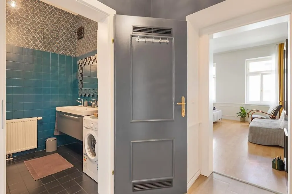 Anthrazit Oasis Near Center Shoppingstreet 3 Room Vienna Austria