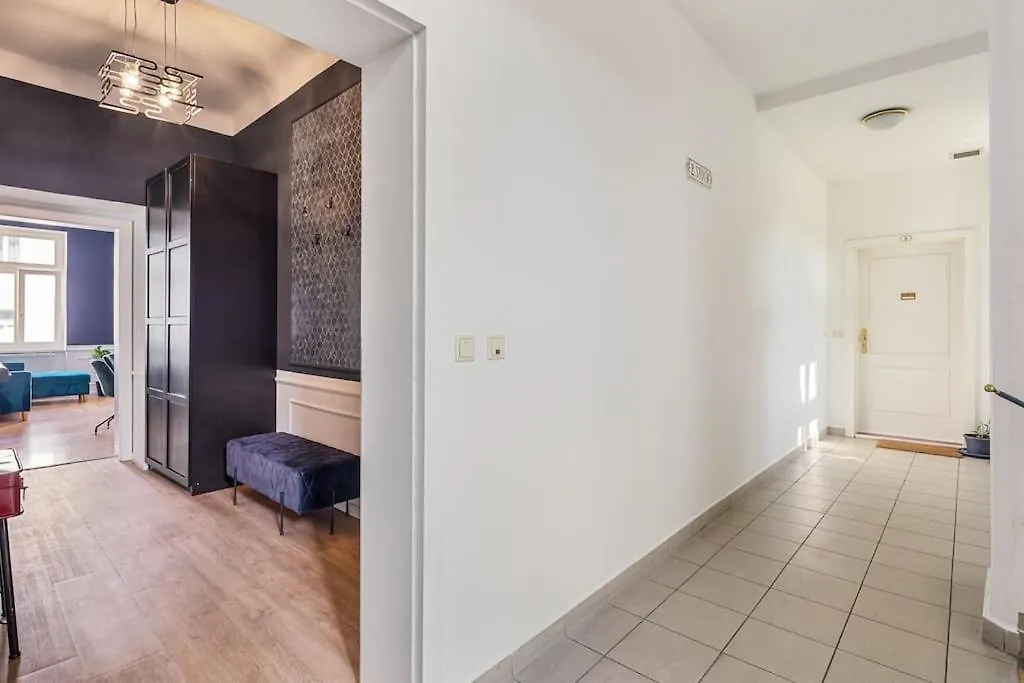 Anthrazit Oasis Near Center Shoppingstreet 3 Room Vienna 0*,  Austria